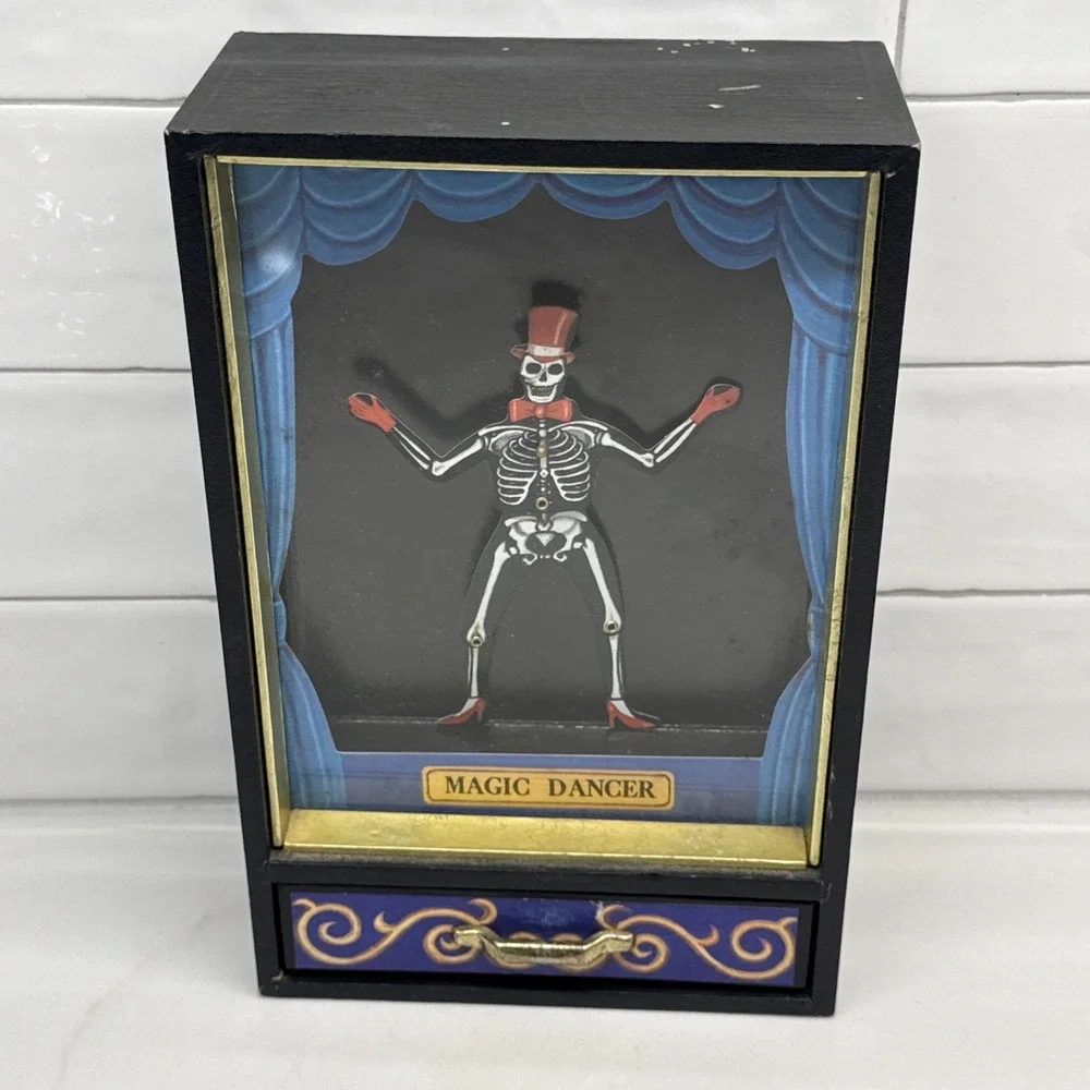 OTAGIRI Japan Magic Dancer Skeleton 12/1028 Music Box French CAN CAN Not Working